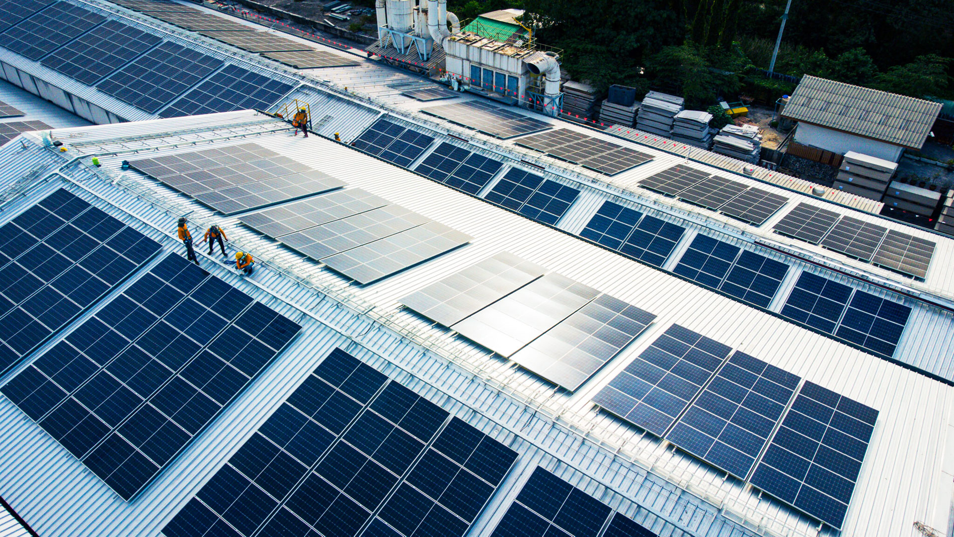 LDP Drones, nettoyage de panneaux solaires — Paris Val d'Europe Marne la Vallée